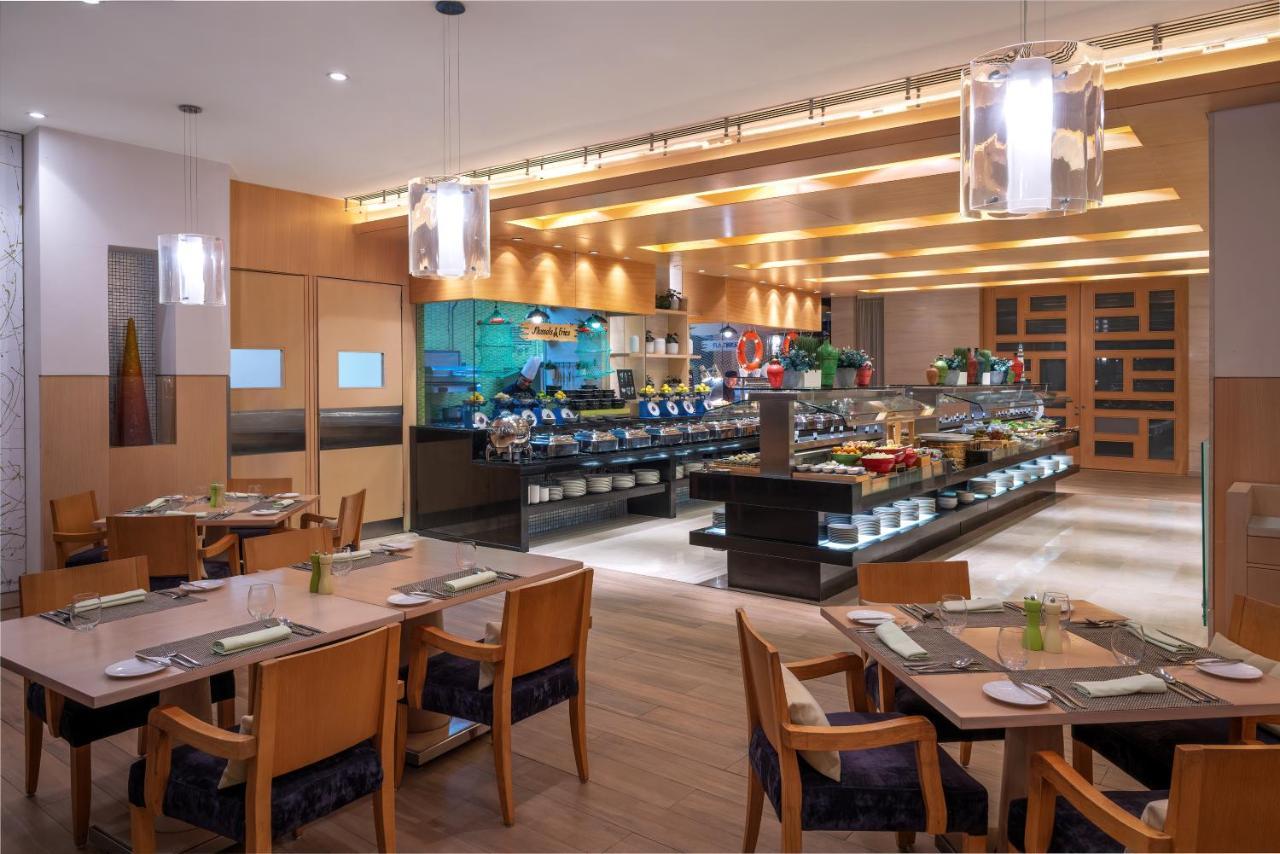 Hotel Park Rotana Abu Dabi Exterior foto The restaurant
