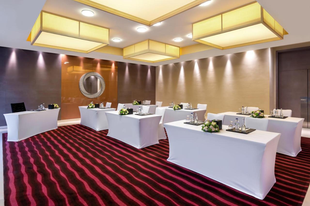 Hotel Park Rotana Abu Dabi Exterior foto Meeting room