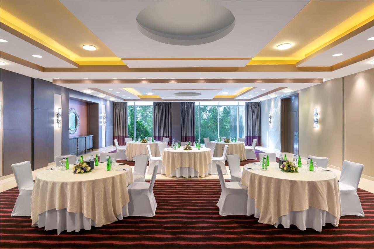 Hotel Park Rotana Abu Dabi Exterior foto Meeting room
